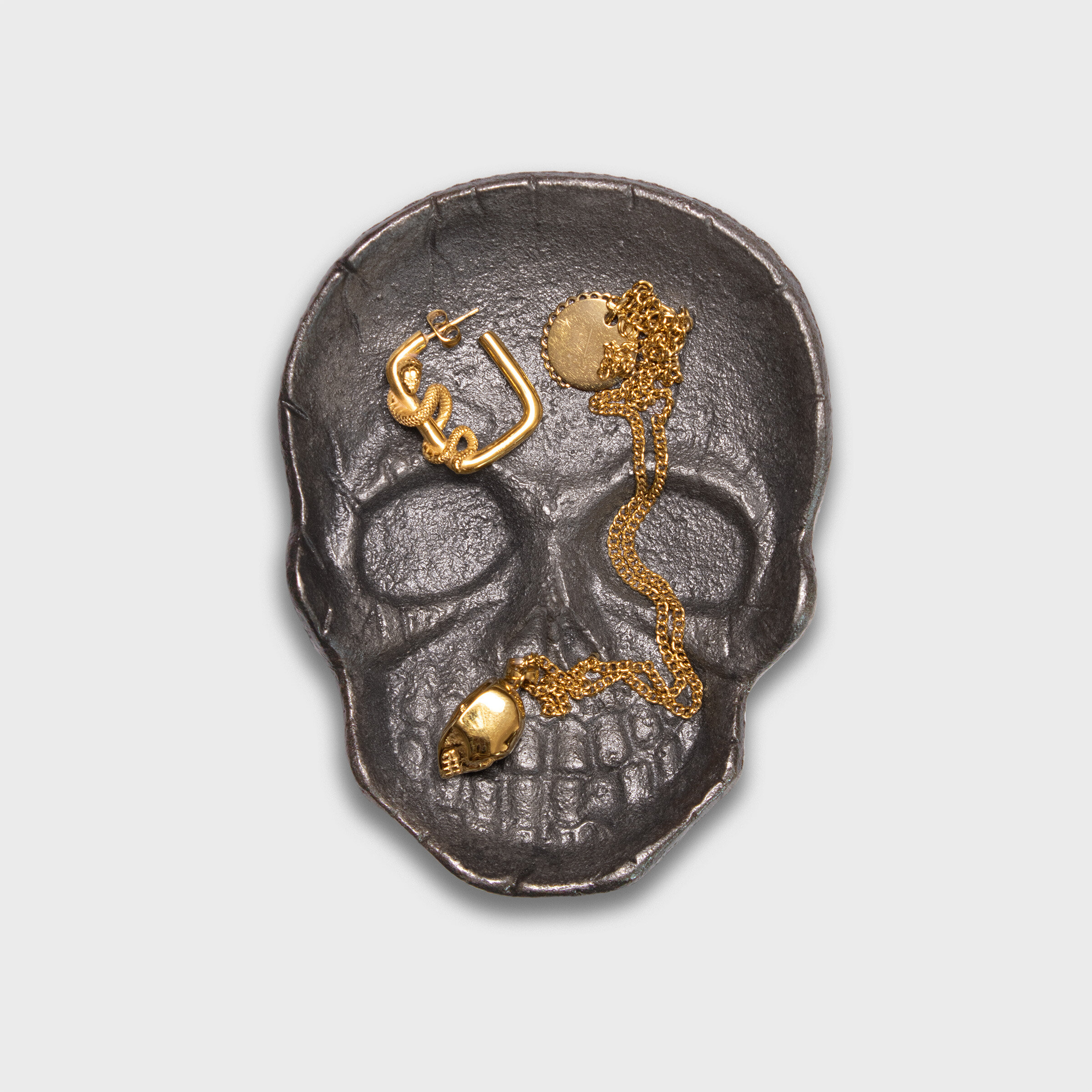 Skull shaped Iron jewellery holder